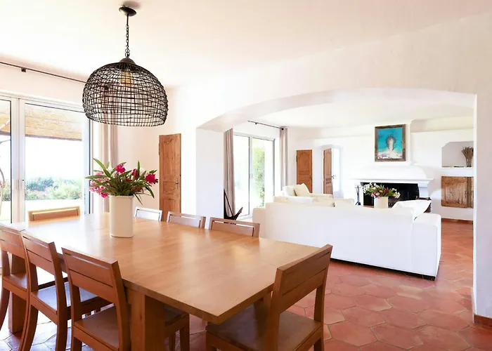 Bastide With Panoramic Views Of Saint-tropez